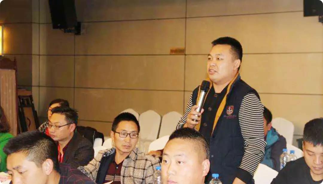 從生態(tài)農(nóng)業(yè)到移動支付,他走出了自己的風(fēng)采