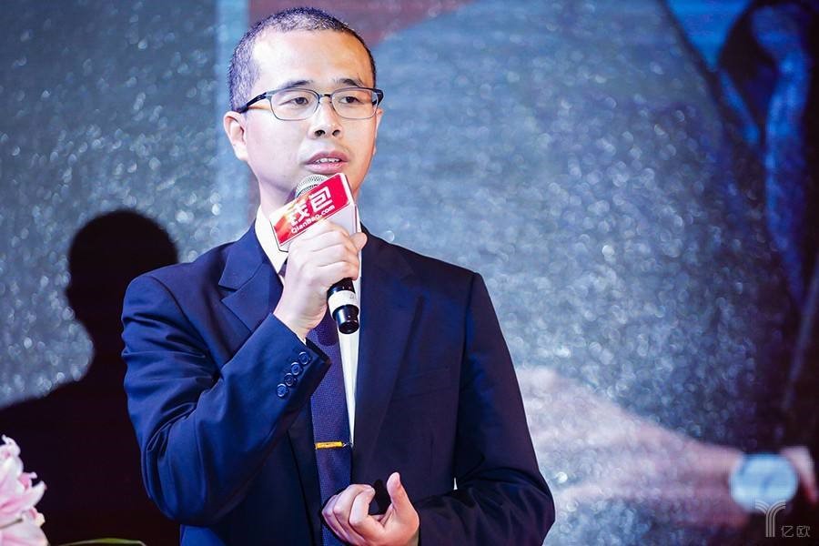 錢包晶服被凍結巨額資晶,趙郭棟“腦殼疼”!