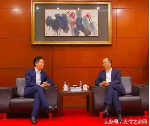 1500元可買一套實名銀行卡 農行高管或加盟拉卡拉